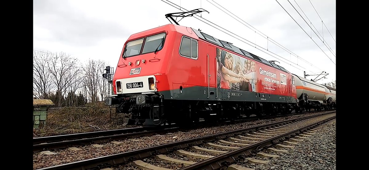 BR 156 004-4 (804) der MEG mit Kesselzug in Leipzig Wahren (Wahrener Viadukt)